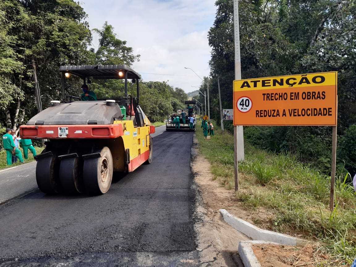Camacã: As máquinas mais pesadas chegaram no trevo e o recapeamento asfáltico segue em ritmo acelerado